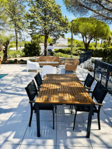 exterieur-coin-repas-salon